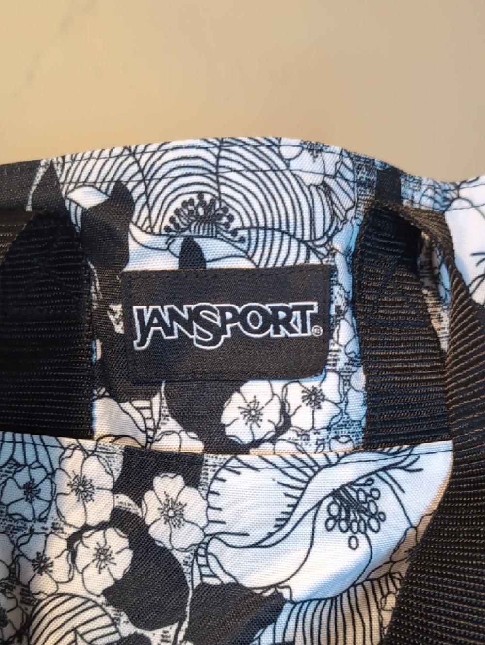JanSport  Lunch Sack Black & White Floral Tote Bag - Picture 3 of 12